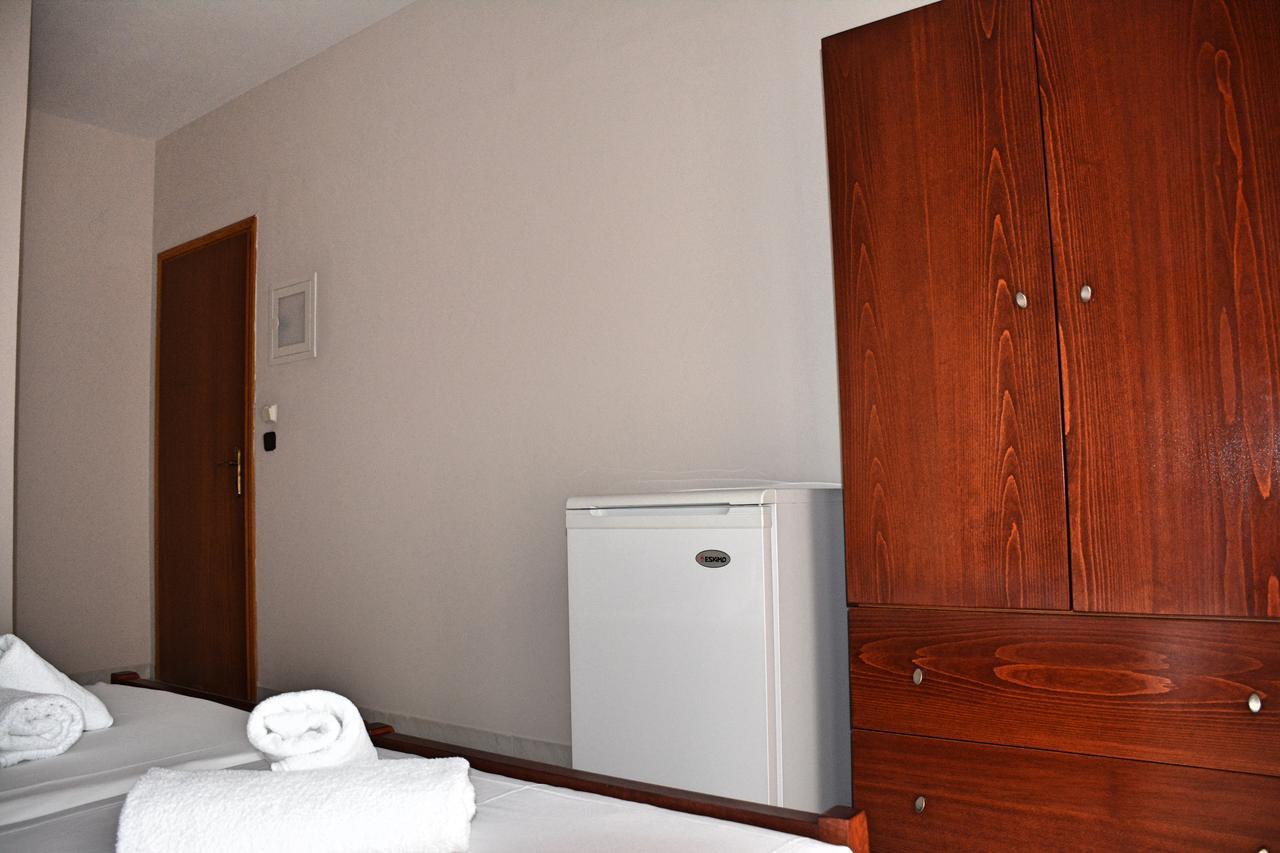 Mokos Rooms Perdika  Esterno foto