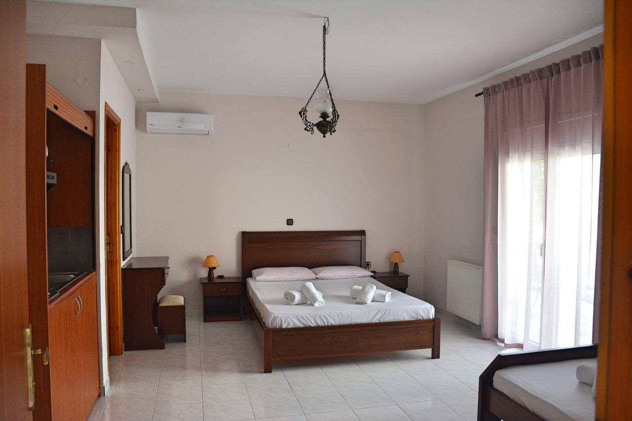 Mokos Rooms Perdika  Esterno foto